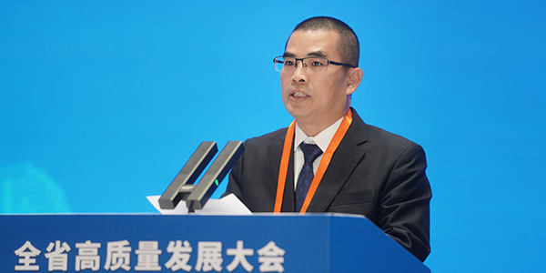 01月，全省高質(zhì)量發(fā)展大會召開，全國工商聯(lián)副主席、集團(tuán)董事長溫志芬作為企業(yè)代表參加大會.jpg